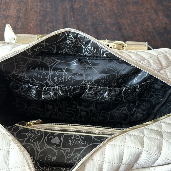 Betsey Johnson Duffel Bag 💼 - Picture 11 of 16